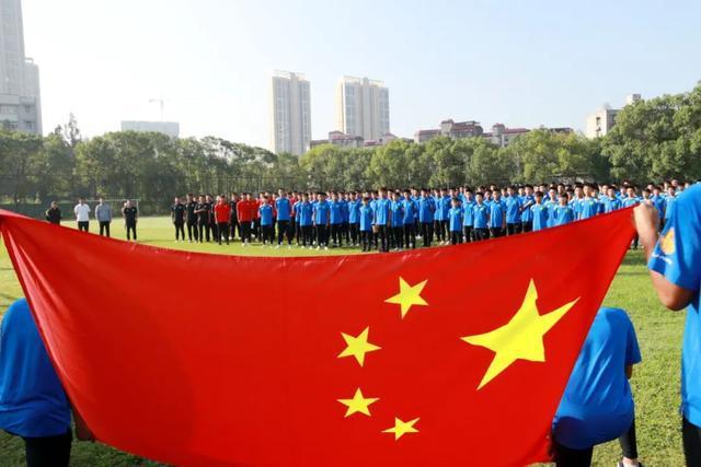华联控股：通过集中竞价累计回购公司股份2049.38万股，占公司总股本的1.38%，总金额6986.27万元