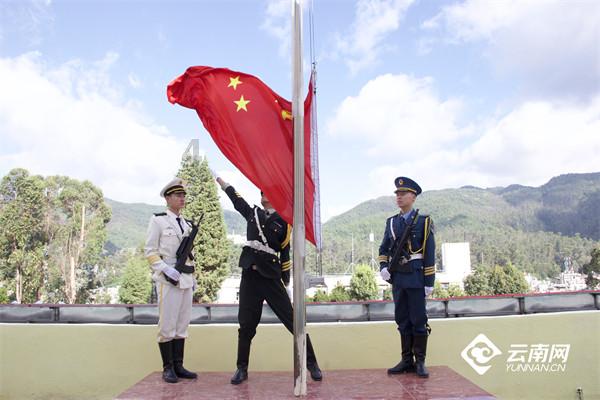 太震撼了！千人速度滑冰马拉松你见过吗？