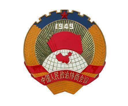 卡若区公安局开通“绿色通道”为学生办证