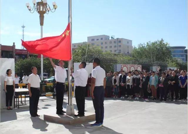饭圈集资量力而行！该如何理智、正确追星？游戏画面