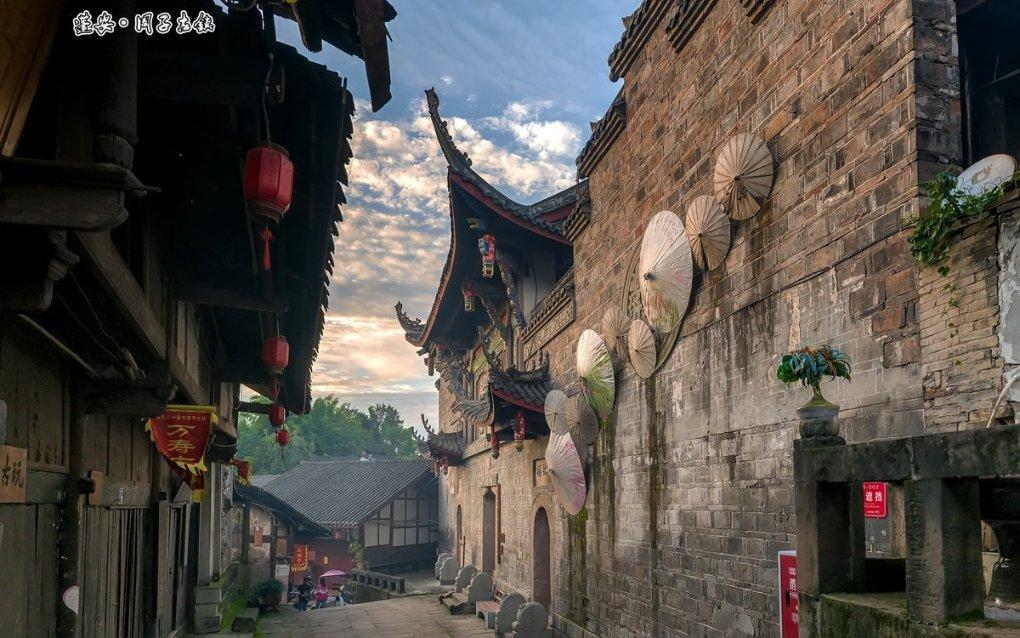 现在考上老师为什么直接让签合同还一签5年的？游戏画面